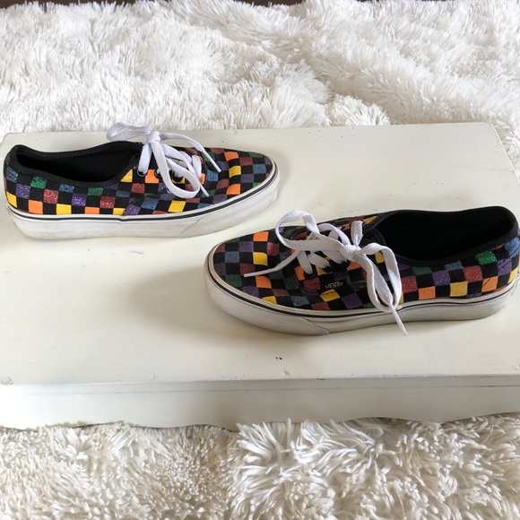 Vans - Picture 3 of 7